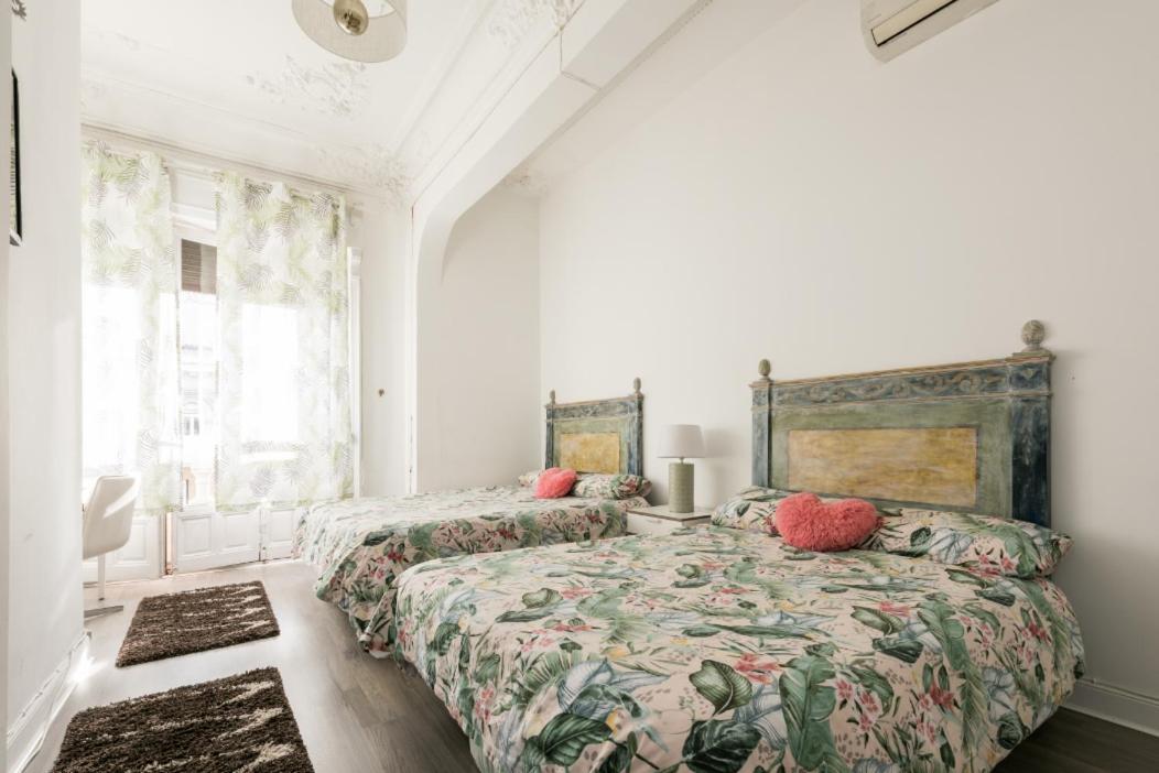 M&F 7 Rooms/7 Bathrooms Over Gran Via Madri Exterior foto