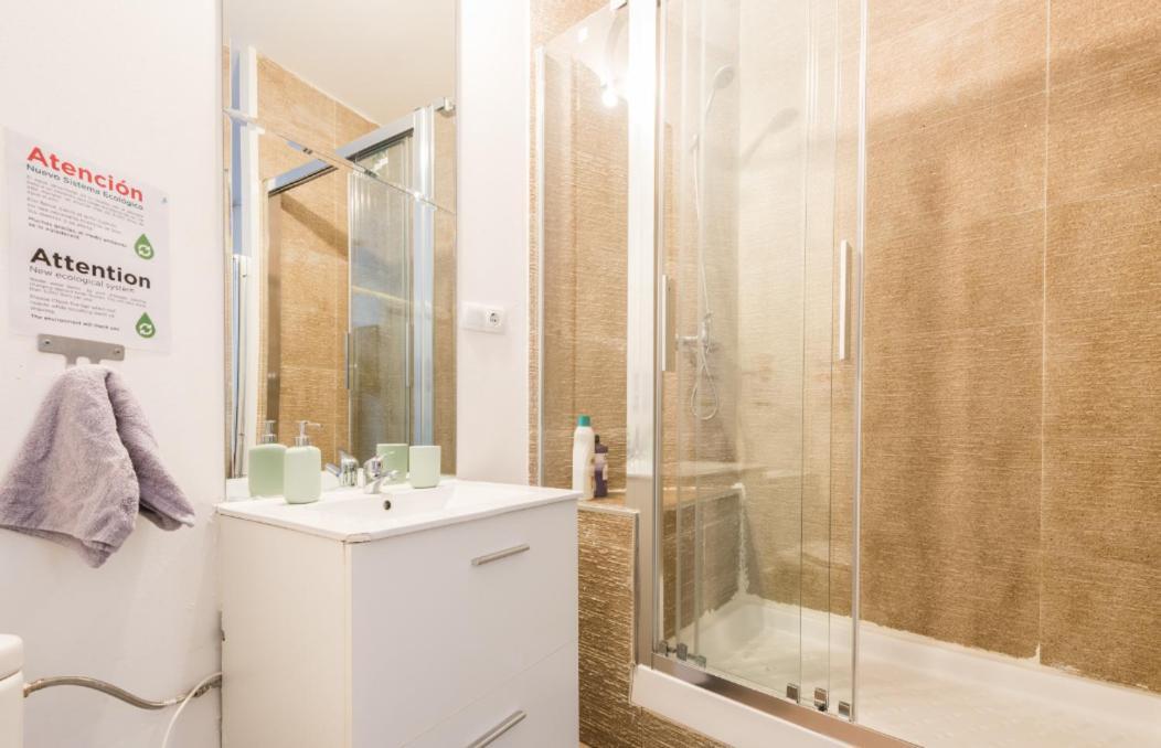 M&F 7 Rooms/7 Bathrooms Over Gran Via Madri Exterior foto